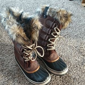 Sorel Joan of Arc boots
